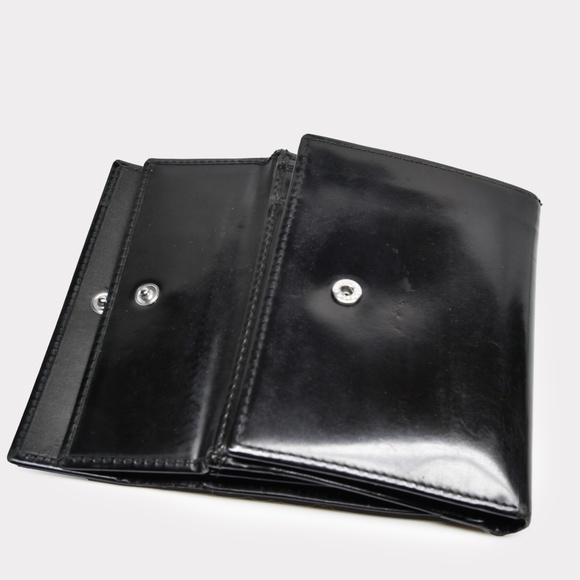 FURLA Compact Wallet in Smooth Leather - Picture 12 of 14